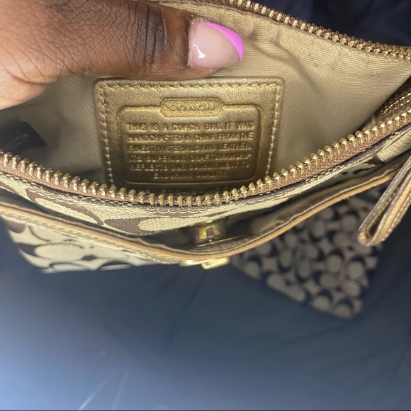 Coach Crossbody - Picture 3 of 4